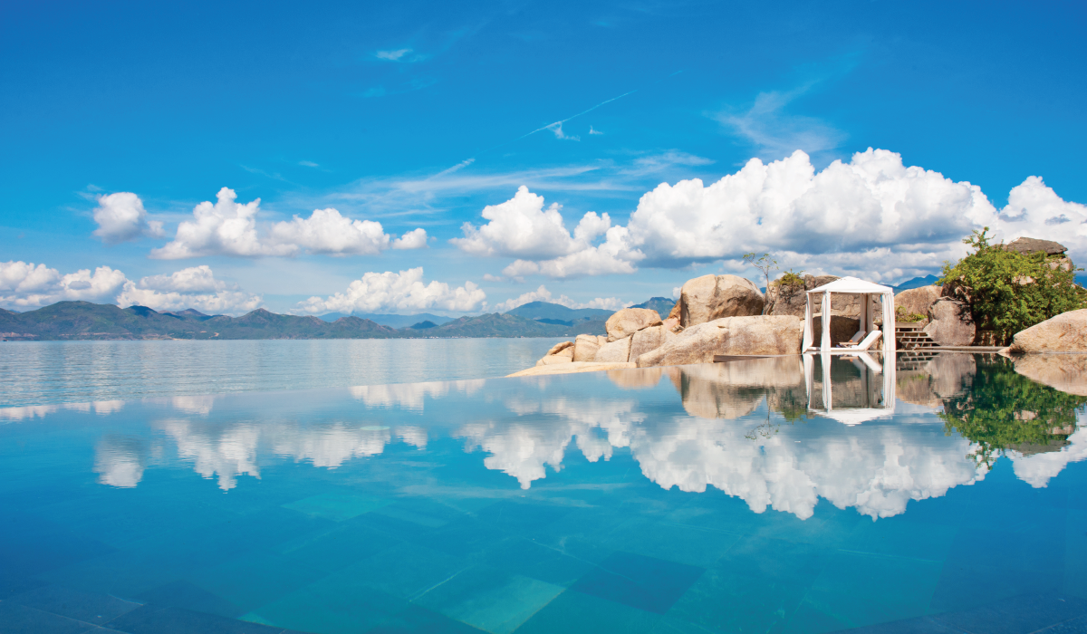 lalya-ninh-van-bay-3.png